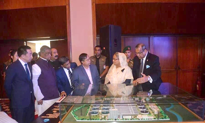 哈西娜總理視察項(xiàng)目沙盤.jpg