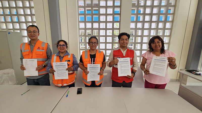 2096號PERU? JAPON學校簽署移交證書.jpg