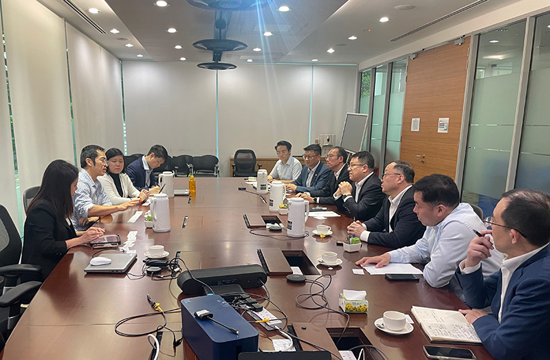 03 拜會新加坡能源市場管理局局長.jpg